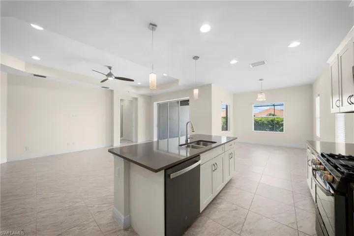 4633 Mystic Blue Way, Fort Myers, Florida 33966