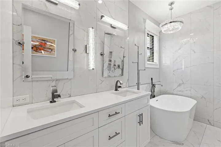 1526  Santiago  CIR, Naples, FL 34113