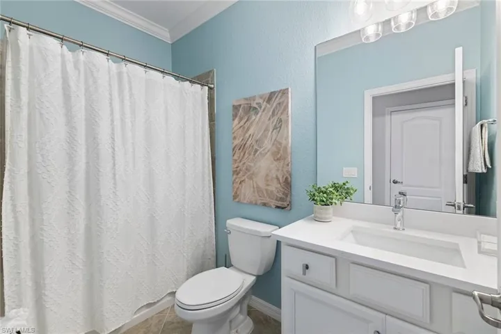 1526  Santiago  CIR, Naples, FL 34113