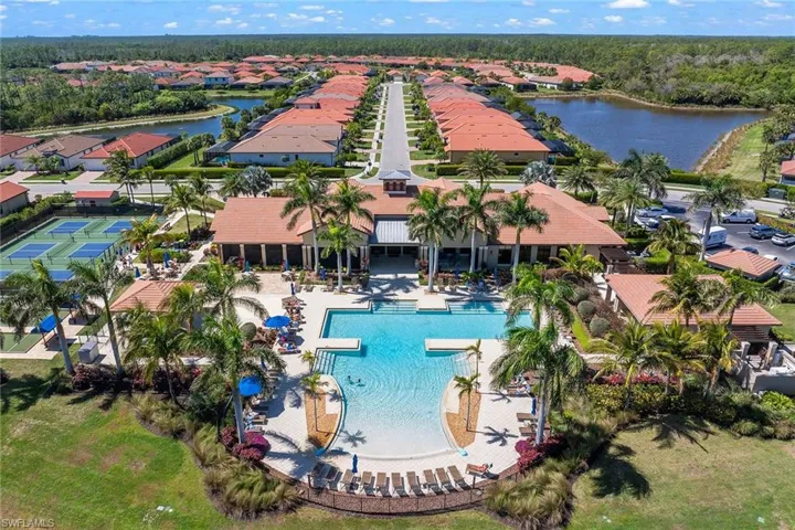 1526  Santiago  CIR, Naples, FL 34113