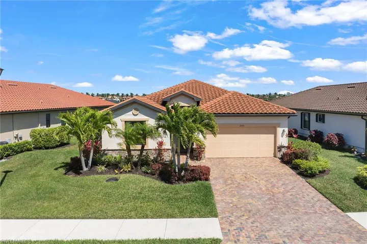 1526  Santiago  CIR, Naples, FL 34113