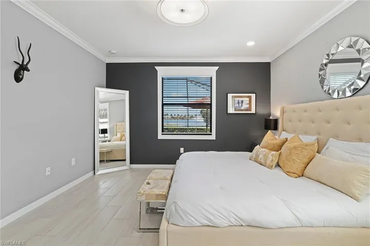1526  Santiago  CIR, Naples, FL 34113