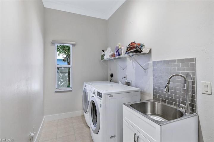 1525 SE 8th PL, CAPE CORAL FL 33990