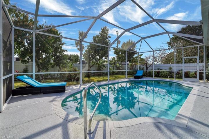 1525 SE 8th PL, CAPE CORAL FL 33990
