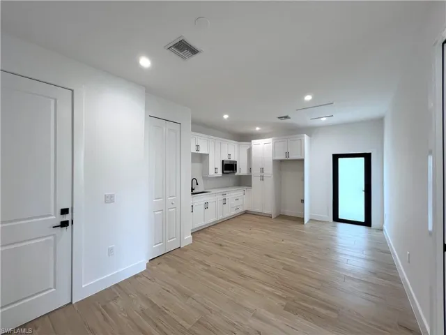 Guest kitchen