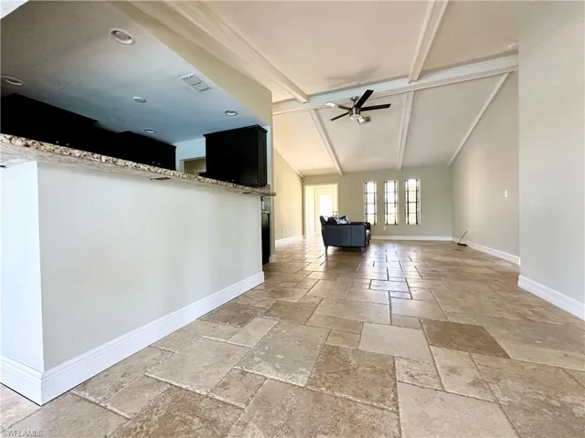 Kitchen Breakfast Bar