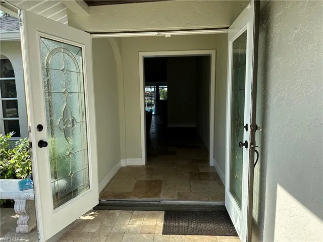 Spacious Front Entry