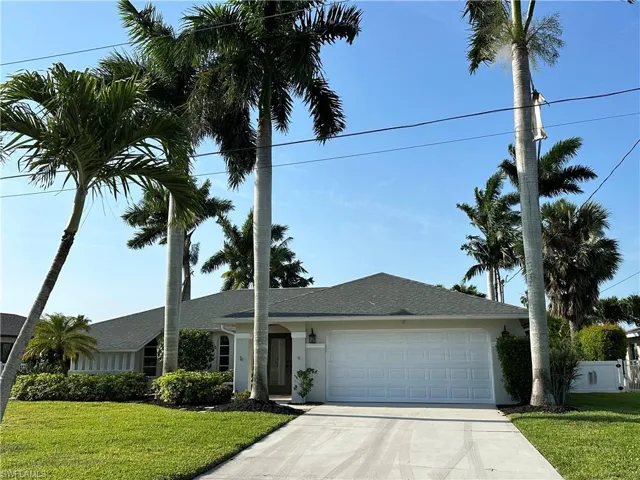 Beautiful Home w/ Mature Palm Trees