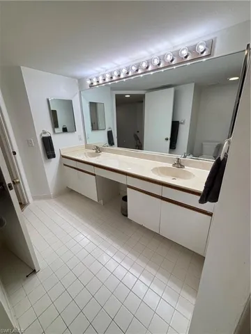 2103 Tama Cir 2, Naples, Florida 34112