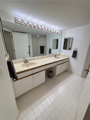 2103 Tama Cir 2, Naples, Florida 34112