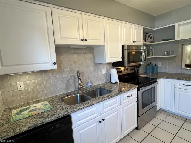6839  Sandtrap  DR, Fort Myers, FL 33919