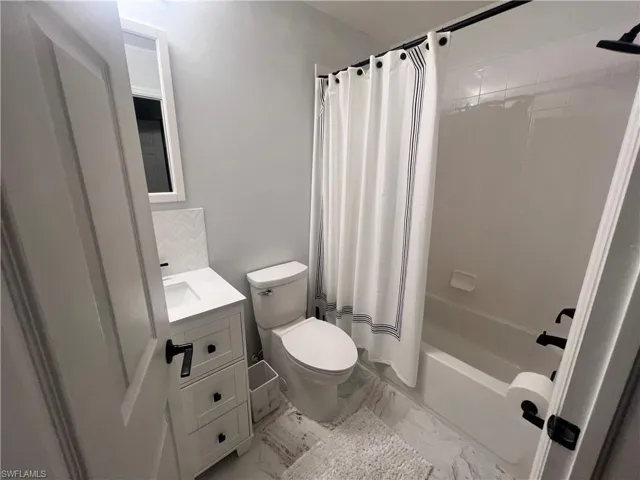 3950  Loblolly Bay  DR, Naples, FL 34114