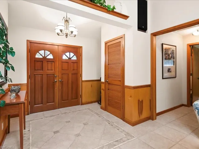 Foyer entryway