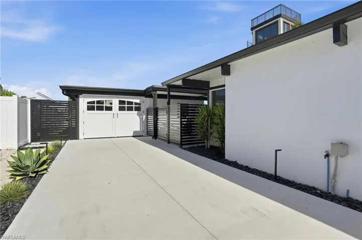 Custom aluminum fencing & detached garage - Virtually Edited Image