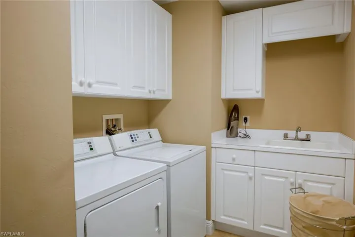 275 Indies Way 1205, Naples, Florida 34110