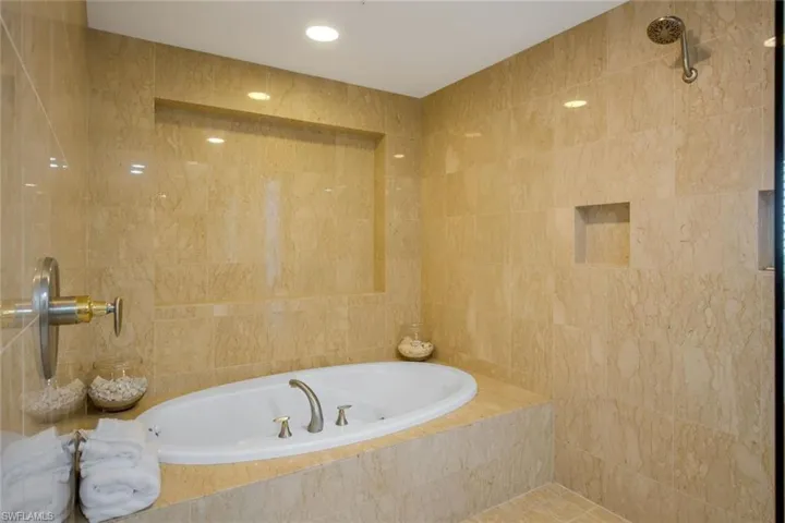 275 Indies Way 1205, Naples, Florida 34110