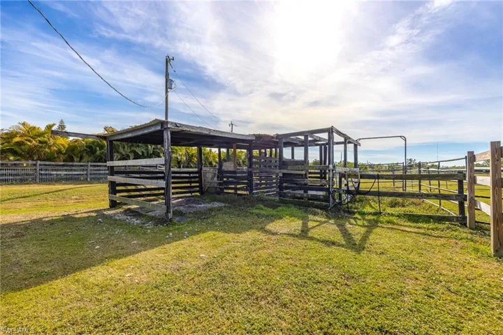 10491  Deal  RD, North Fort Myers, FL 33917