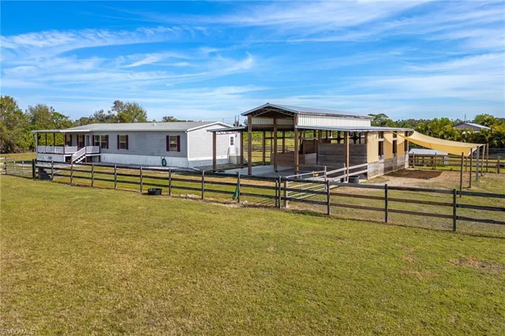 10491  Deal  RD, North Fort Myers, FL 33917