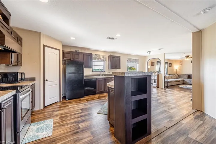10491  Deal  RD, North Fort Myers, FL 33917