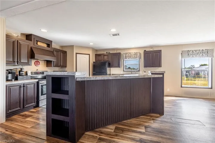 10491  Deal  RD, North Fort Myers, FL 33917