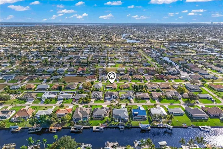 Private, quiet location close to shopping, dining, and entertainment.