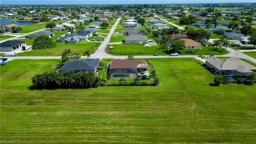 124 NW 11th  TER, Cape Coral, FL 33993