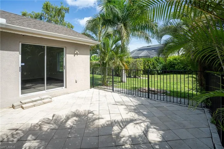6721 Sloane Pl, Naples, Florida 34104