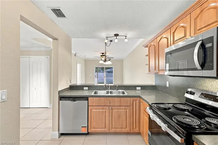 1227 Se 23rd Pl 2, Cape Coral, Florida 33990