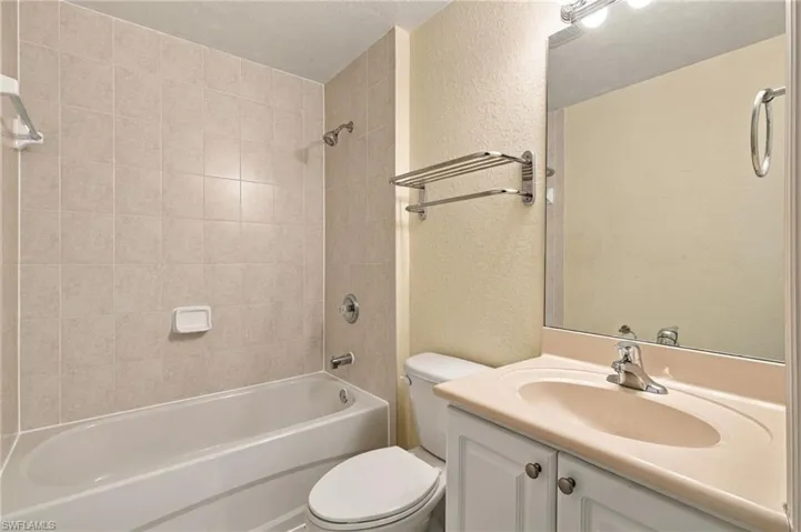 1227 Se 23rd Pl 2, Cape Coral, Florida 33990