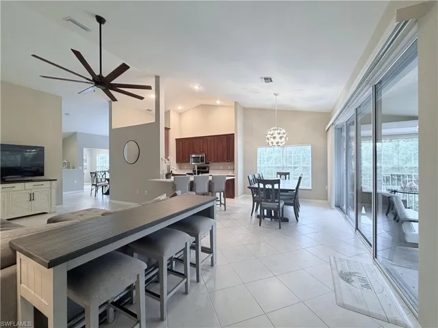 6345 Lexington Ct 201, Naples, Florida 34110