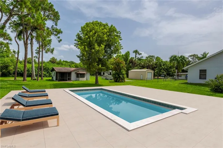 5339  Myrtle  LN, Naples, FL 34113