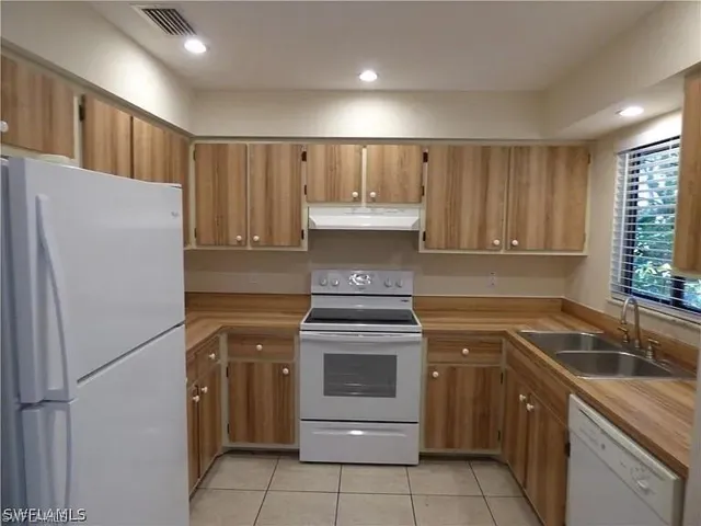 17225 Johnston Dr, Fort Myers, Florida 33967