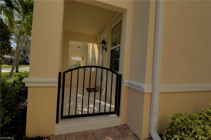 downstairs entry to front Den/Office /Bdrm