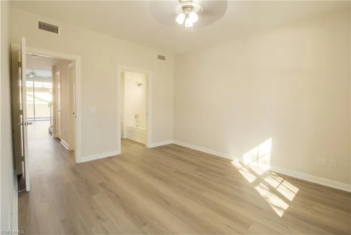 Front bdrm full bathroom