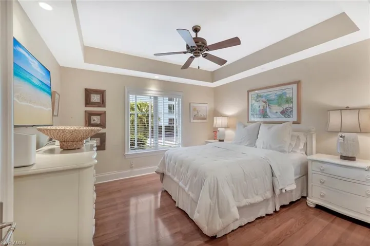 Queen Bed