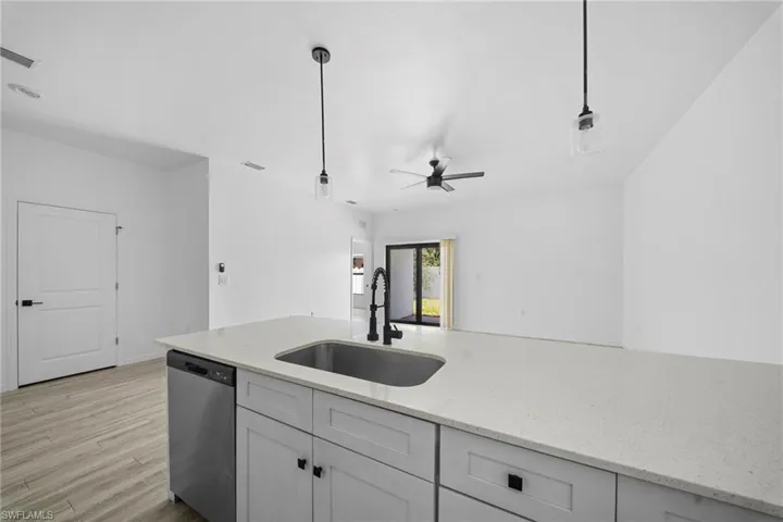 528 Se 6th St, Cape Coral, Florida 33990