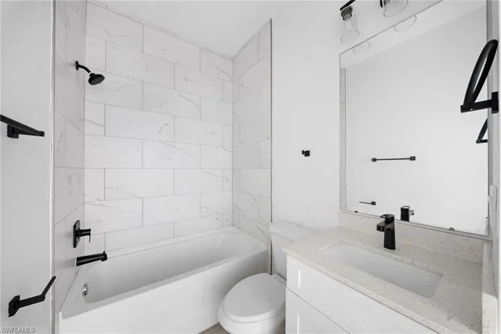 528 Se 6th St, Cape Coral, Florida 33990
