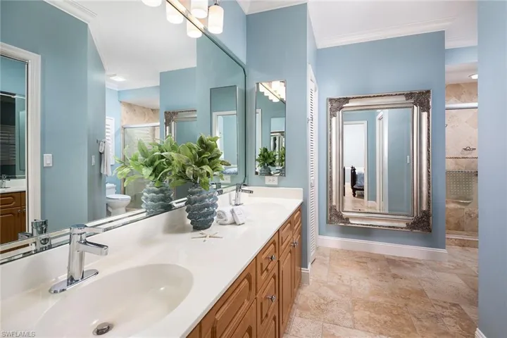 7645  San Sebastian  WAY, Naples, FL 34109