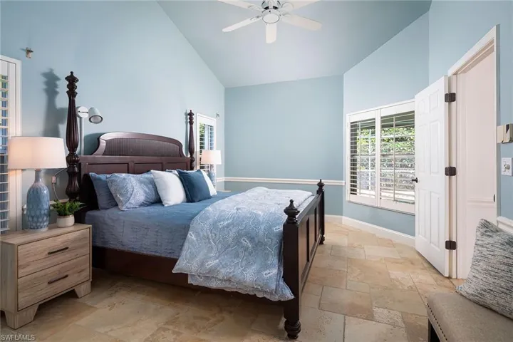 7645  San Sebastian  WAY, Naples, FL 34109