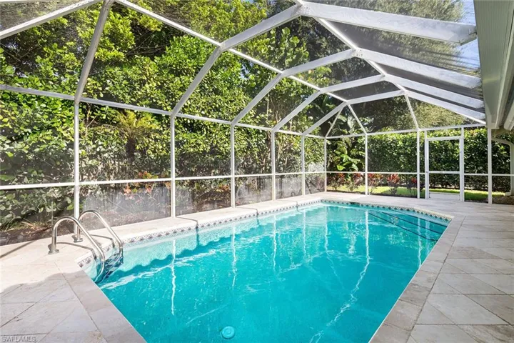 7645  San Sebastian  WAY, Naples, FL 34109