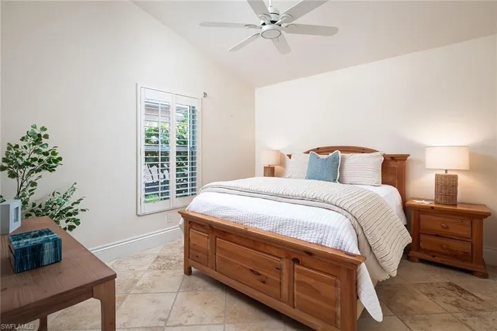 7645  San Sebastian  WAY, Naples, FL 34109