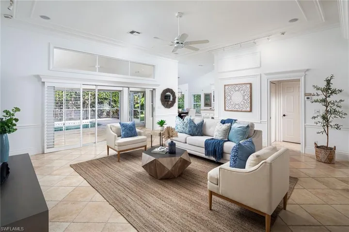 7645  San Sebastian  WAY, Naples, FL 34109