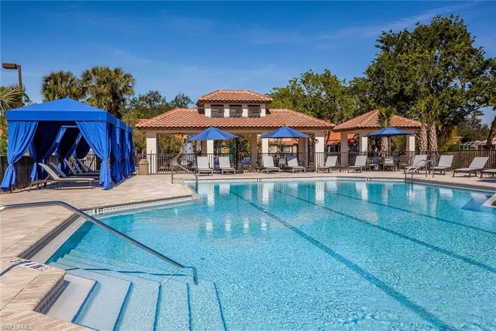 7645  San Sebastian  WAY, Naples, FL 34109