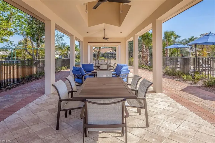 7645  San Sebastian  WAY, Naples, FL 34109