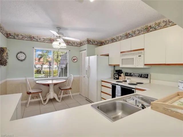 Full view of the kitchen
