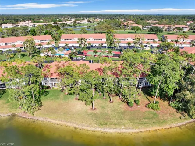 Aerial of Cobblestone amenities