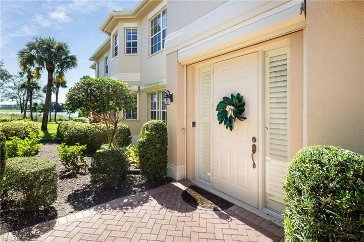 673  Vintage Reserve  CIR, Naples, FL 34119