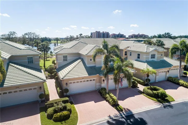 673  Vintage Reserve  CIR, Naples, FL 34119
