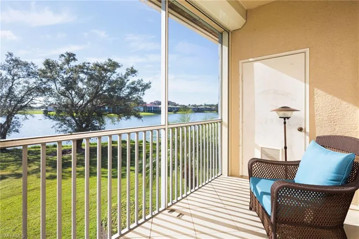 673  Vintage Reserve  CIR, Naples, FL 34119