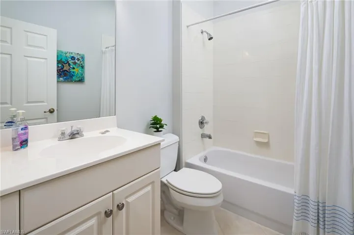 673  Vintage Reserve  CIR, Naples, FL 34119